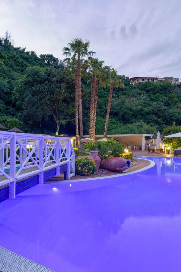 Agave Hotel ปอซซุออลี ภายนอก รูปภาพ
