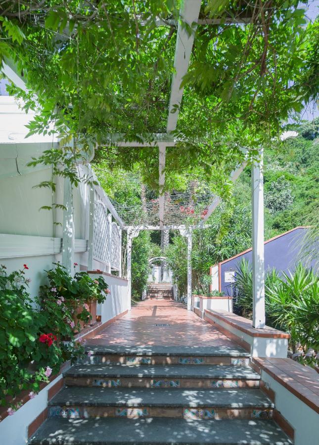 Agave Hotel ปอซซุออลี ภายนอก รูปภาพ