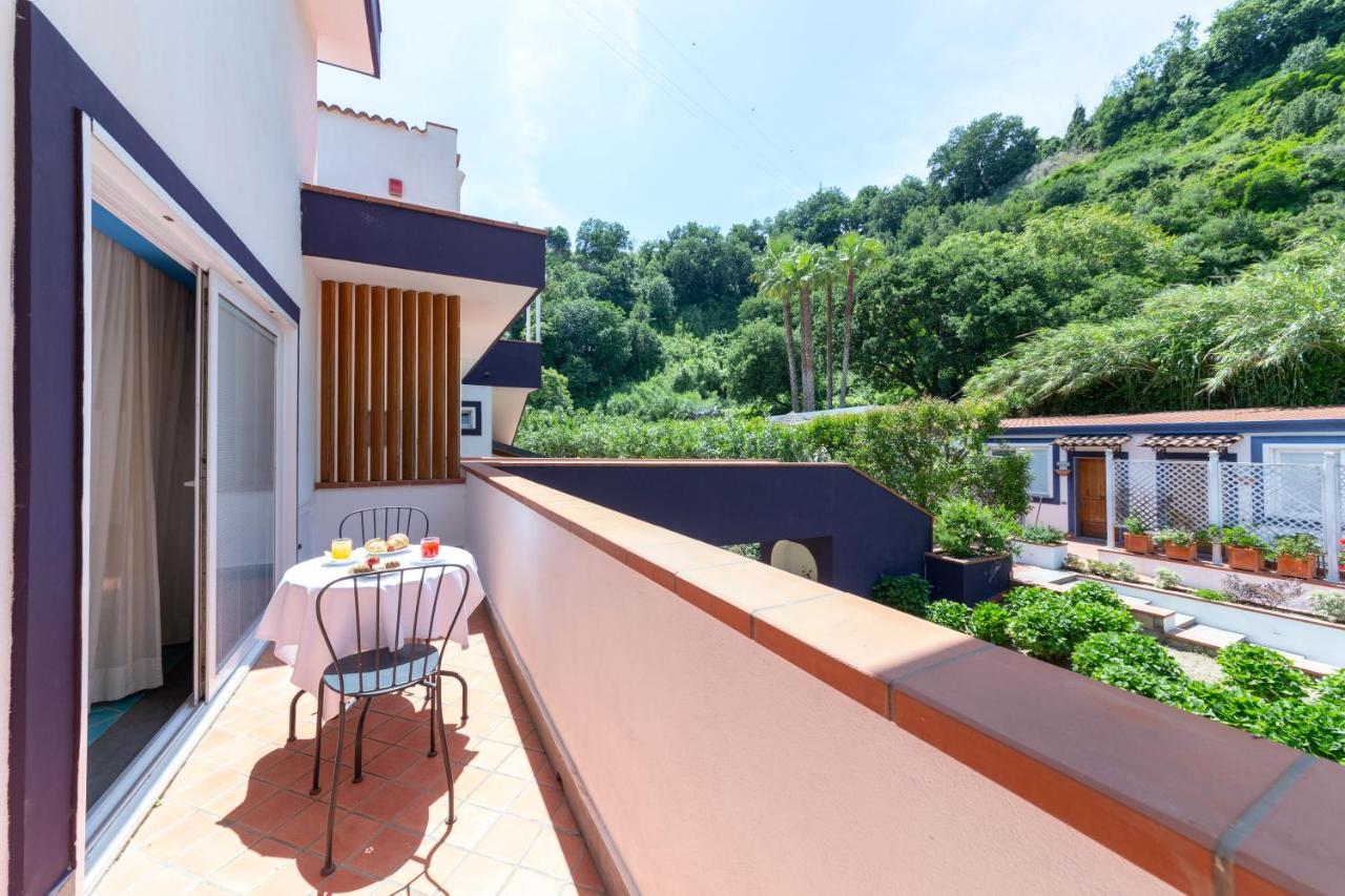 Agave Hotel ปอซซุออลี ภายนอก รูปภาพ