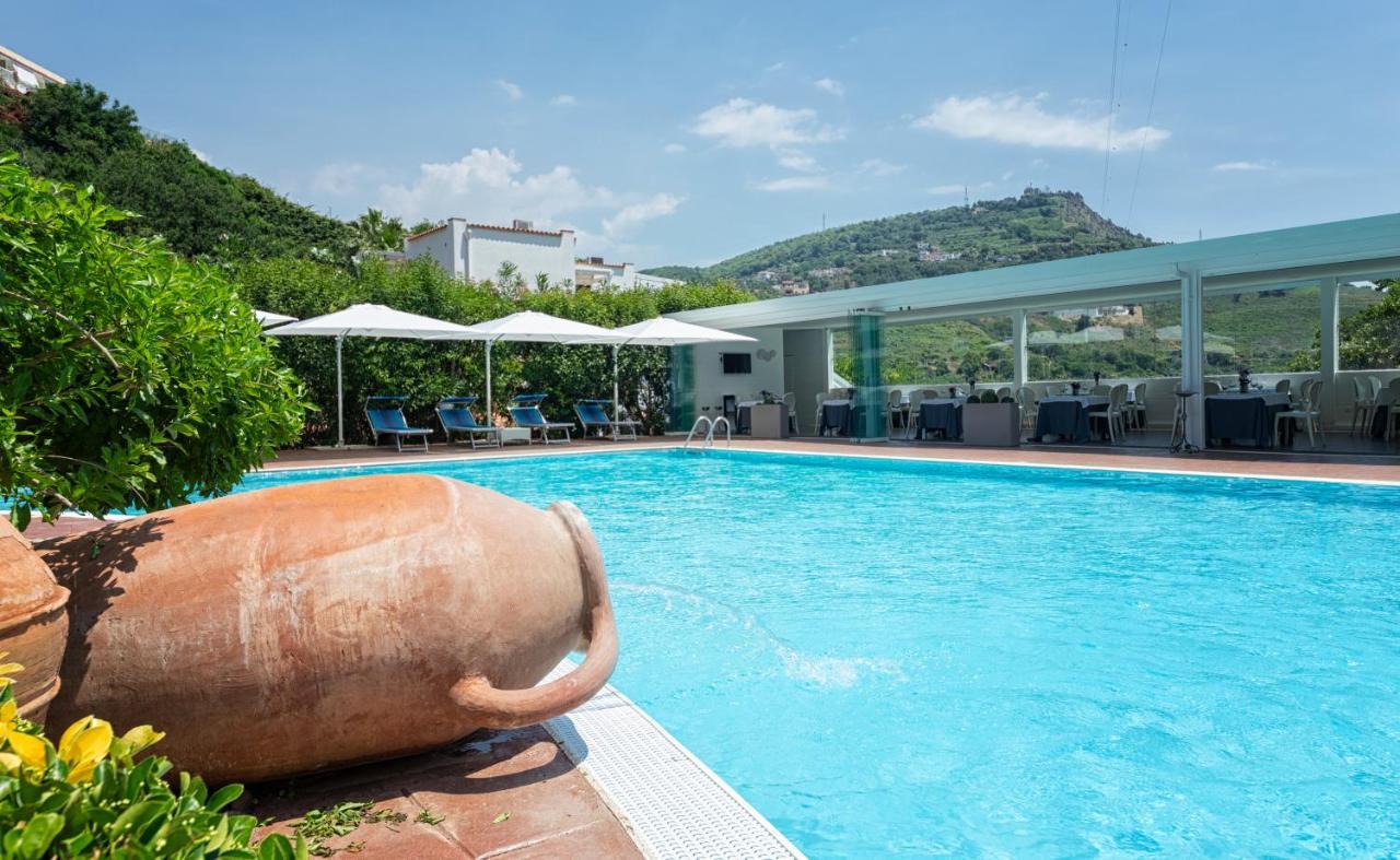 Agave Hotel ปอซซุออลี ภายนอก รูปภาพ
