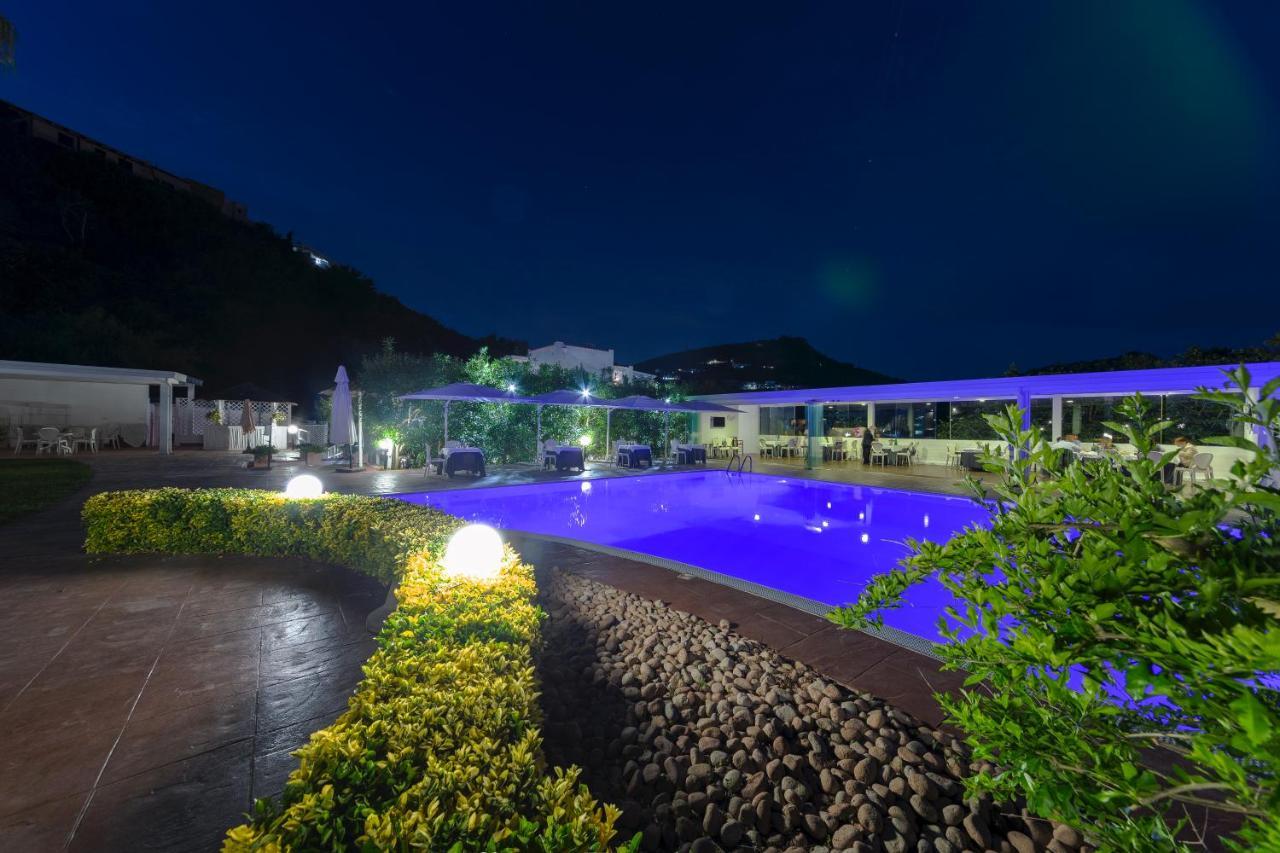 Agave Hotel ปอซซุออลี ภายนอก รูปภาพ