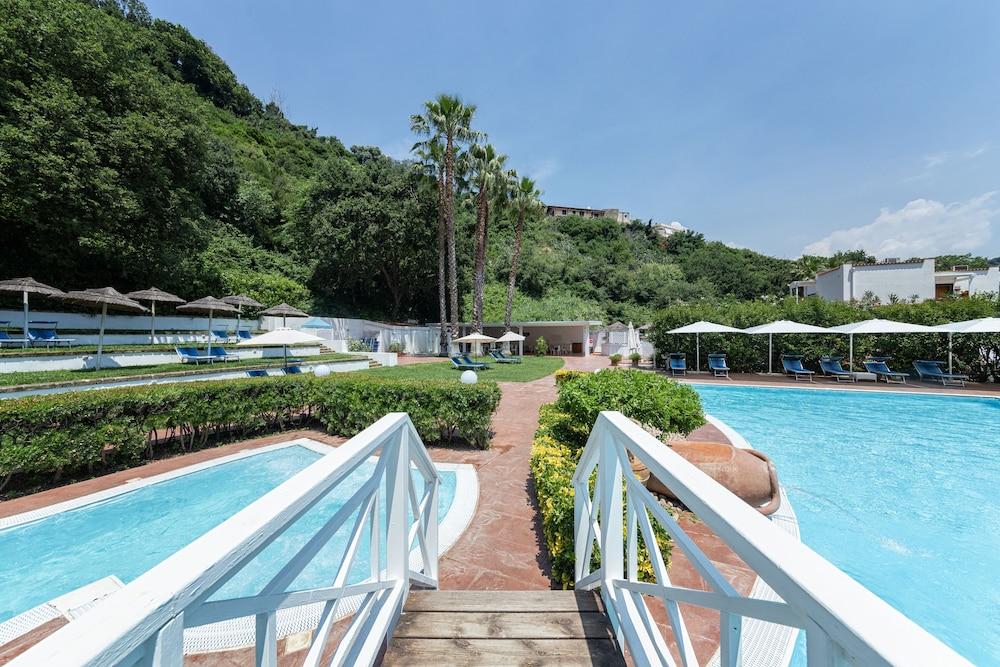 Agave Hotel ปอซซุออลี ภายนอก รูปภาพ
