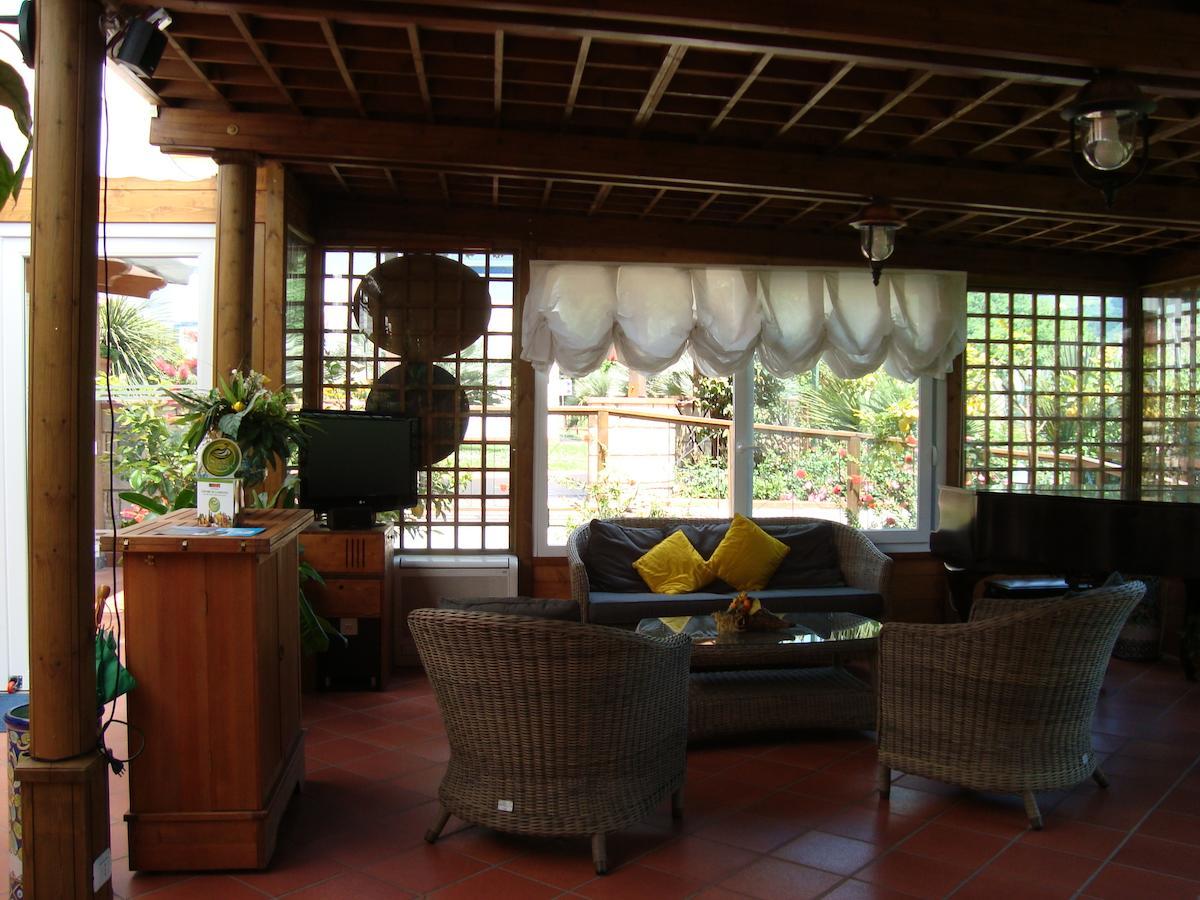 Agave Hotel ปอซซุออลี ภายนอก รูปภาพ