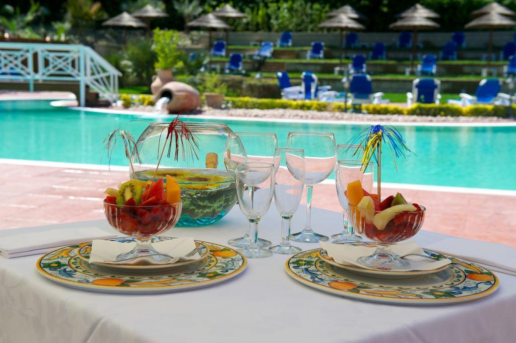 Agave Hotel ปอซซุออลี ภายนอก รูปภาพ